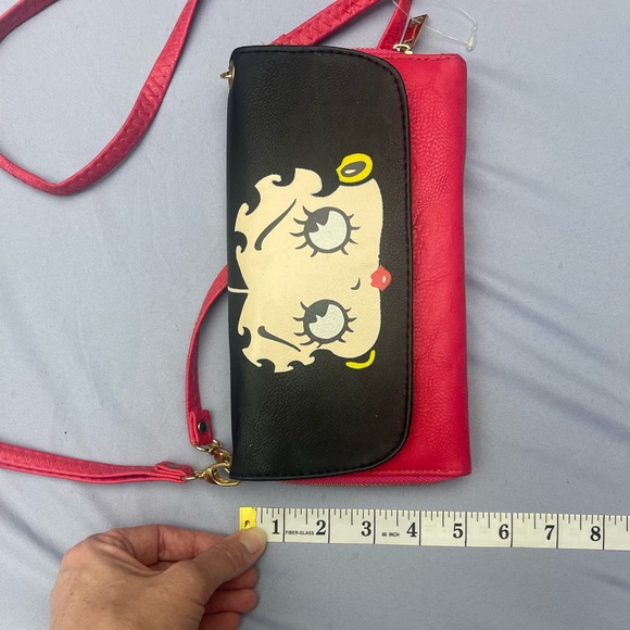 Betty Boop Crossbody Wallet Purse – Red & Black - Picture 3 of 8